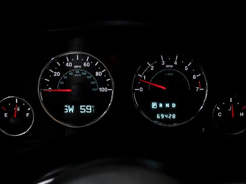 Used 2014 Jeep Wrangler Sahara w/ Connectivity Group image 24