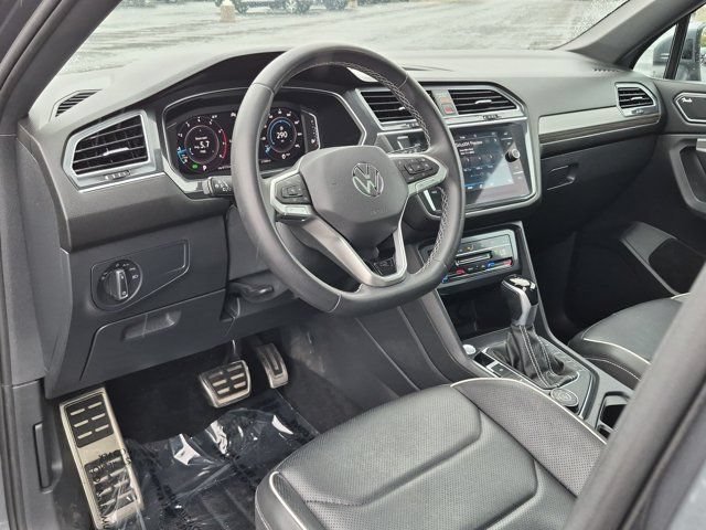 Used 2023 Volkswagen Tiguan SEL R-Line AWD/4WD image 4