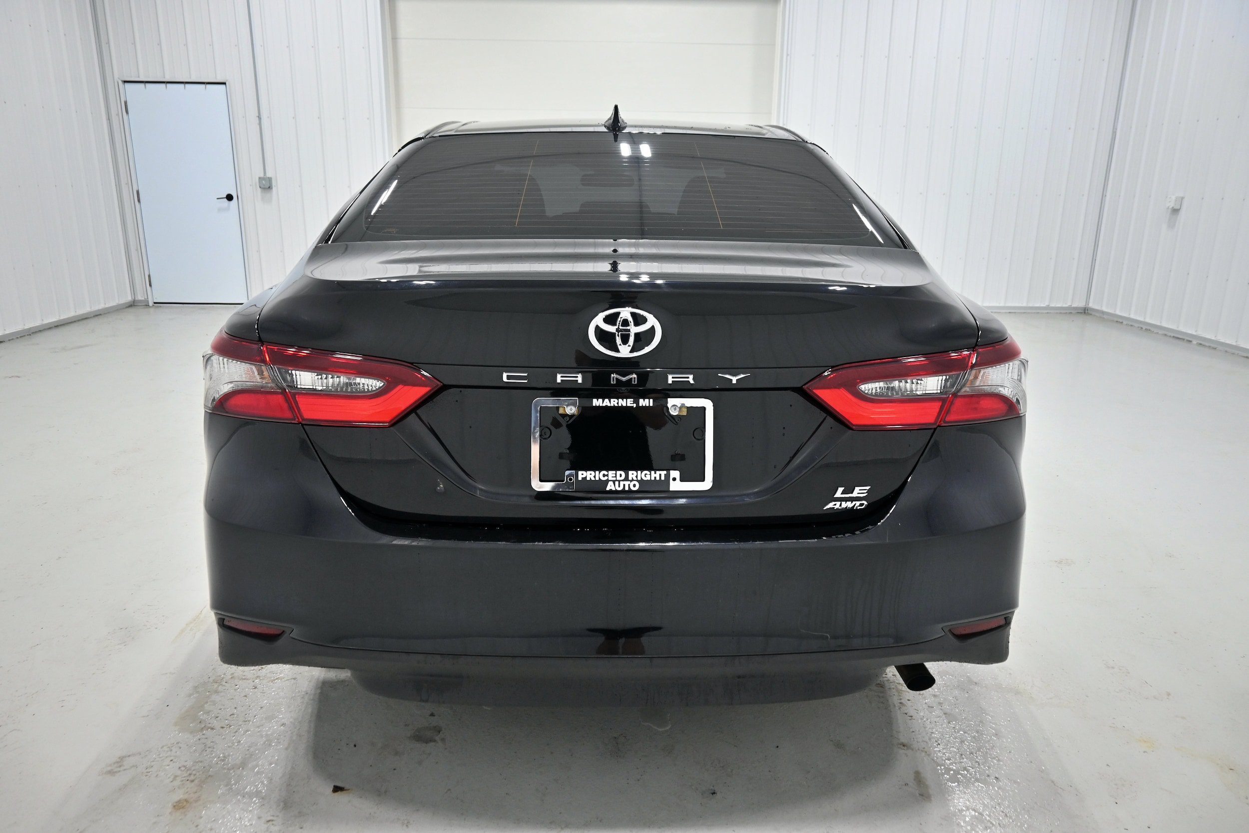 Used 2021 Toyota Camry LE AWD/4WD image 28