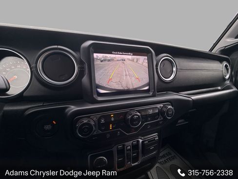 Used 2019 Jeep Wrangler Unlimited Sahara w/ Uconnect 4C Nav & Sound Group image 18
