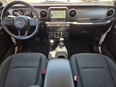 Used 2021 Jeep Gladiator Overland AWD/4WD image 19