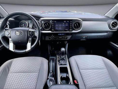Used 2021 Toyota Tacoma SR5 AWD/4WD image 8