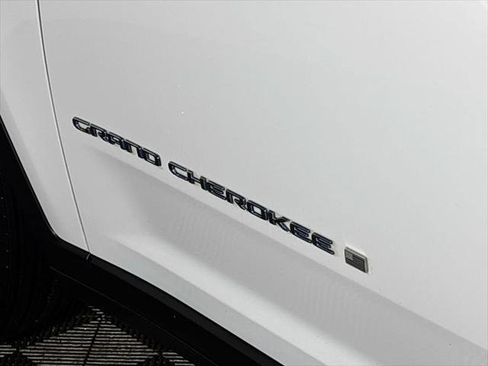 Certified 2023 Jeep Grand Cherokee 4WD 4xe w/ Luxury Tech Group II image 26