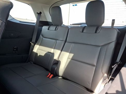 New 2026 Ford Explorer Active w/ Active Comfort Package image 7