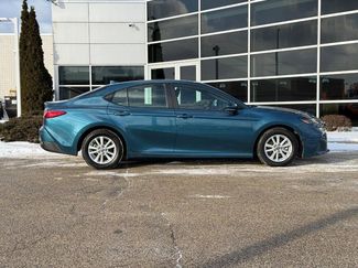 Used 2025 Toyota Camry LE video 2