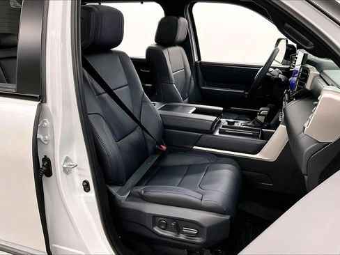 Used 2026 Toyota Tundra Platinum AWD/4WD image 8