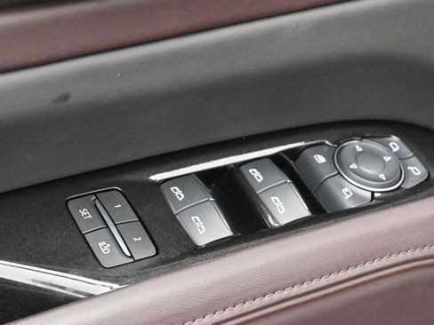 Used 2024 Cadillac Escalade Premium Luxury Platinum image 15