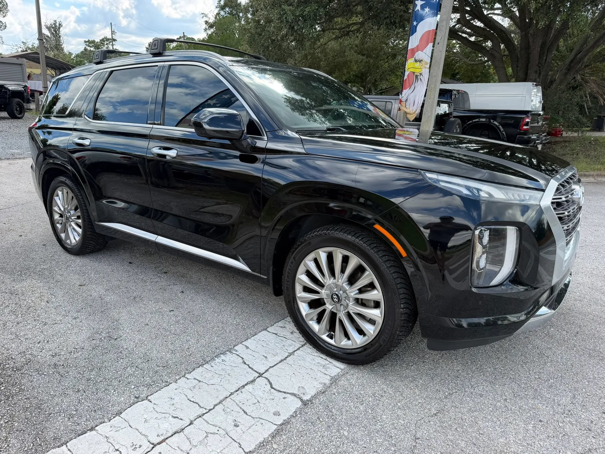 Used 2020 Hyundai Palisade Limited FWD image 3
