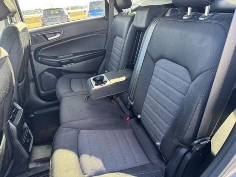 Used 2021 Ford Edge SE image 23