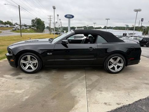 Used 2013 Ford Mustang GT Premium w/ Security Pkg RWD image 8