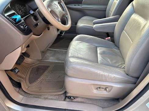Used 2000 Toyota Sienna XLE image 10
