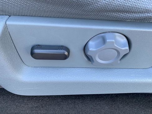 Used 2013 Ford F150 XLT w/ Luxury Equipment Group image 17