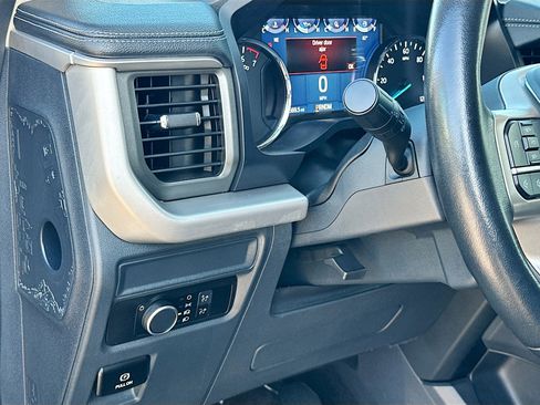 Used 2022 Ford Expedition XLT image 10