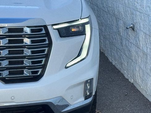 Used 2025 GMC Acadia Denali w/ Super Cruise Package image 10