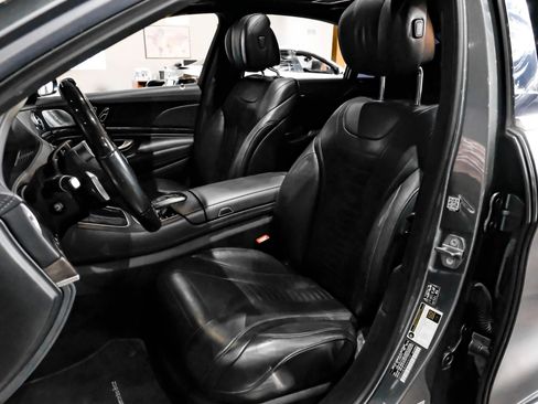 Used 2019 Mercedes-Benz S 560 Sedan image 31
