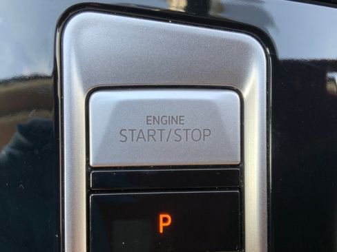 Used 2024 Volkswagen Atlas SE image 36