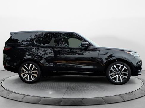 Certified 2024 Land Rover Discovery Dynamic SE image 8