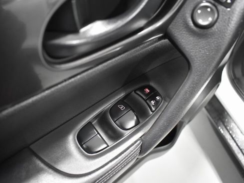 Used 2020 Nissan Rogue S image 16