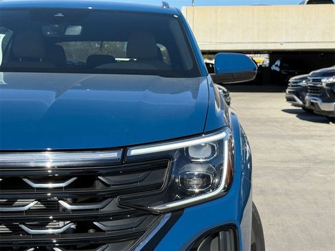 New 2026 Volkswagen Atlas Cross Sport SE image 3