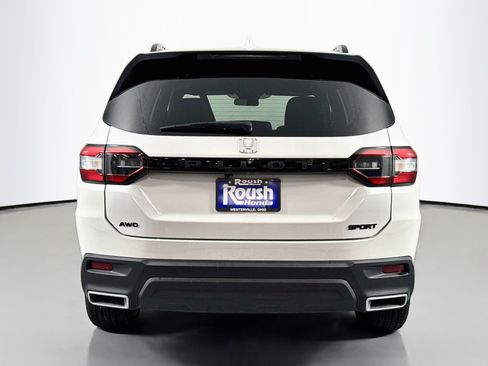Certified 2023 Honda Pilot Sport image 6