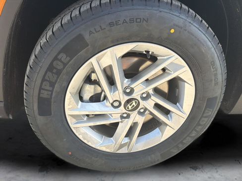 Used 2025 Hyundai Tucson SE image 28