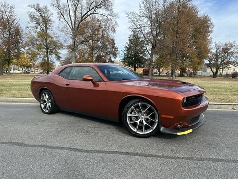 Used 2022 Dodge Challenger GT image 2