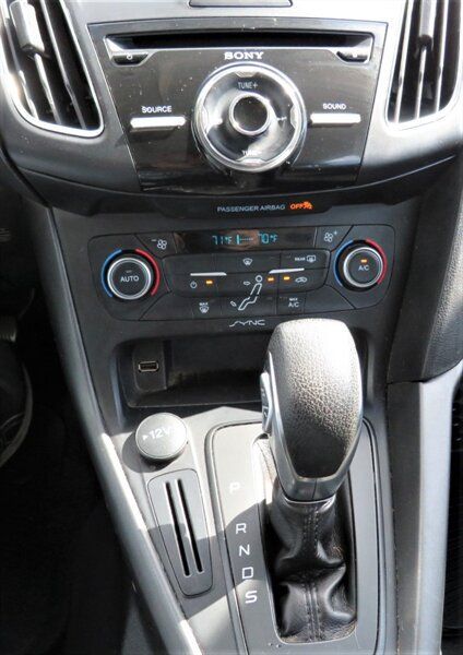 Used 2018 Ford Focus SEL FWD image 11