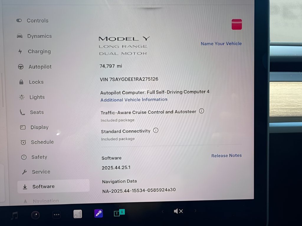 Used 2024 Tesla Model Y Long Range AWD/4WD image 18