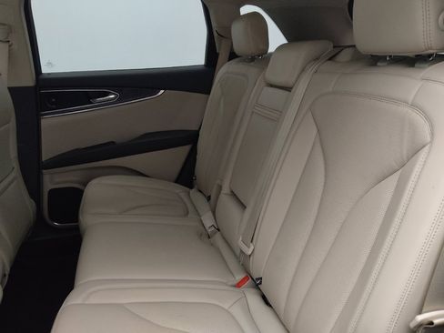 Used 2019 Lincoln Nautilus Reserve AWD/4WD image 18