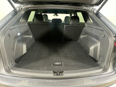 Used 2025 Volkswagen Atlas Cross Sport SE FWD image 27