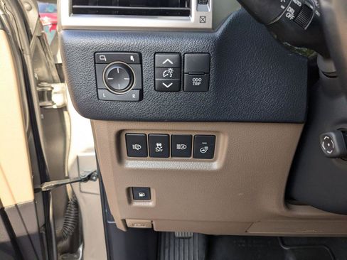 Certified 2022 Lexus GX 460 Premium w/ Premium Package image 16