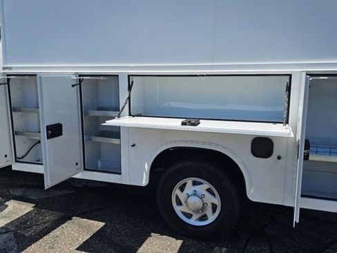 New 2026 Ford E-350 and Econoline 350 Super Duty w/ Power Equipment Group RWD image 9