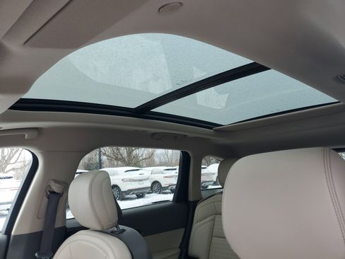 Certified 2024 Lincoln Nautilus Reserve w/ Equipment Group 203A image 11