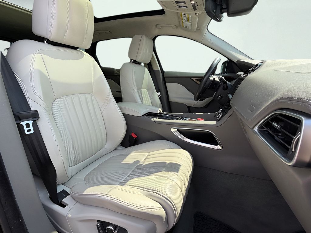 Used 2019 Jaguar F-PACE Portfolio AWD/4WD image 32