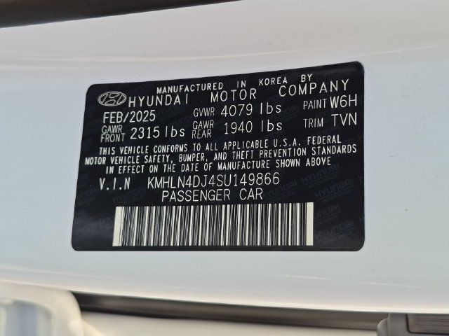 Used 2025 Hyundai Elantra Limited FWD image 25