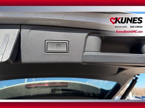 Used 2024 Volkswagen Atlas SE image 8