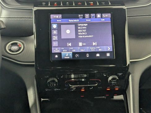 New 2025 Jeep Grand Cherokee Laredo w/ Luxury Tech Group I image 20