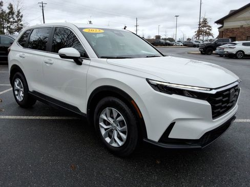 Used 2023 Honda CR-V LX image 3