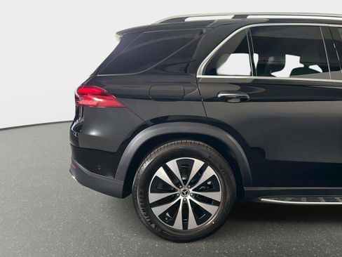 Used 2025 Mercedes-Benz GLE 350 4MATIC w/ Driver Assistance Package image 19