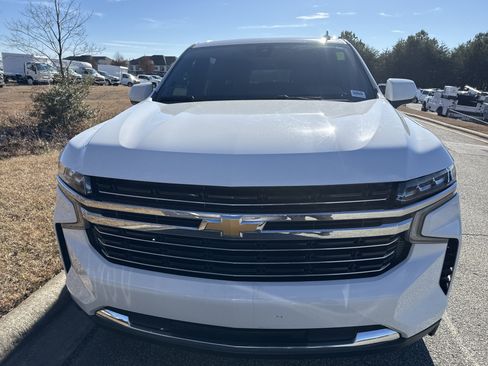 Used 2021 Chevrolet Suburban LT image 3