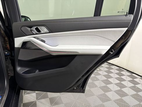 Used 2026 BMW X7 xDrive40i w/ M Sport Package image 14