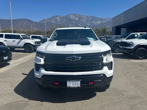 Used 2026 Chevrolet Silverado 1500 LT Trail Boss w/ LT Trail Boss Premium Package AWD/4WD image 2