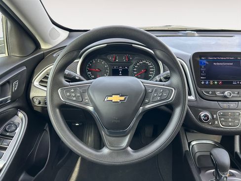 Used 2024 Chevrolet Malibu LT image 15