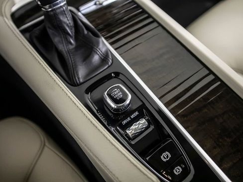 Used 2018 Volvo S90 T5 Momentum w/ Convenience Package image 31