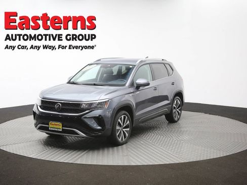 Used 2024 Volkswagen Taos SE FWD image 53