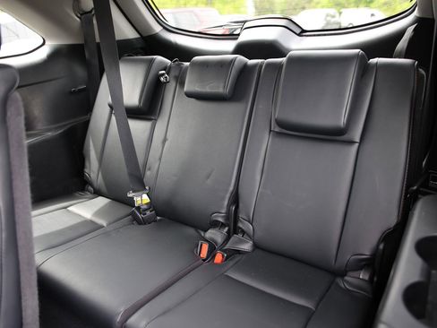 Used 2019 Toyota Highlander XLE AWD/4WD image 23