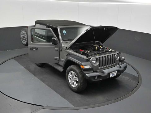 Used 2019 Jeep Wrangler Sport AWD/4WD image 31