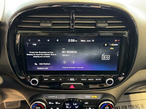 Used 2023 Kia Soul EX FWD image 17