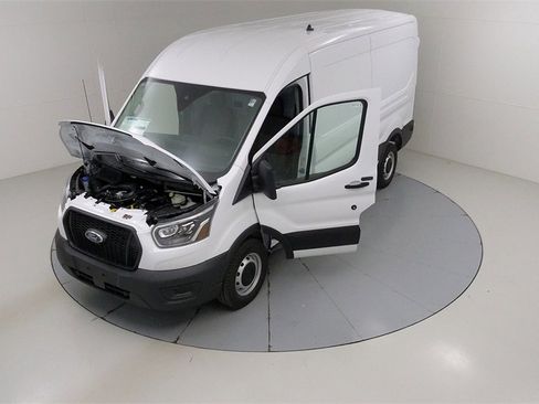 New 2025 Ford Transit 250 148 Medium Roof image 36
