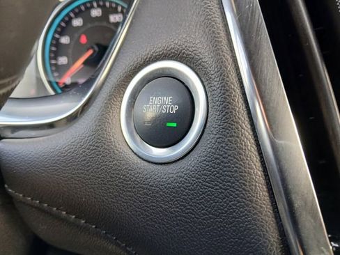 Certified 2023 Chevrolet Traverse LT w/ Rear Camera Mirror Package image 25